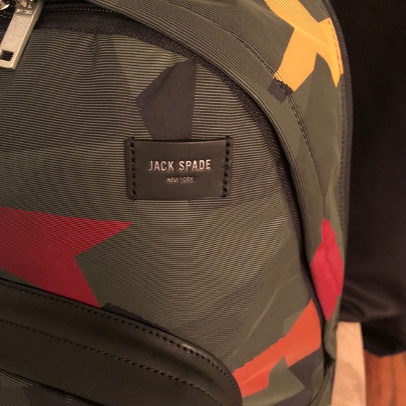 Back pack - Picture 2 of 6